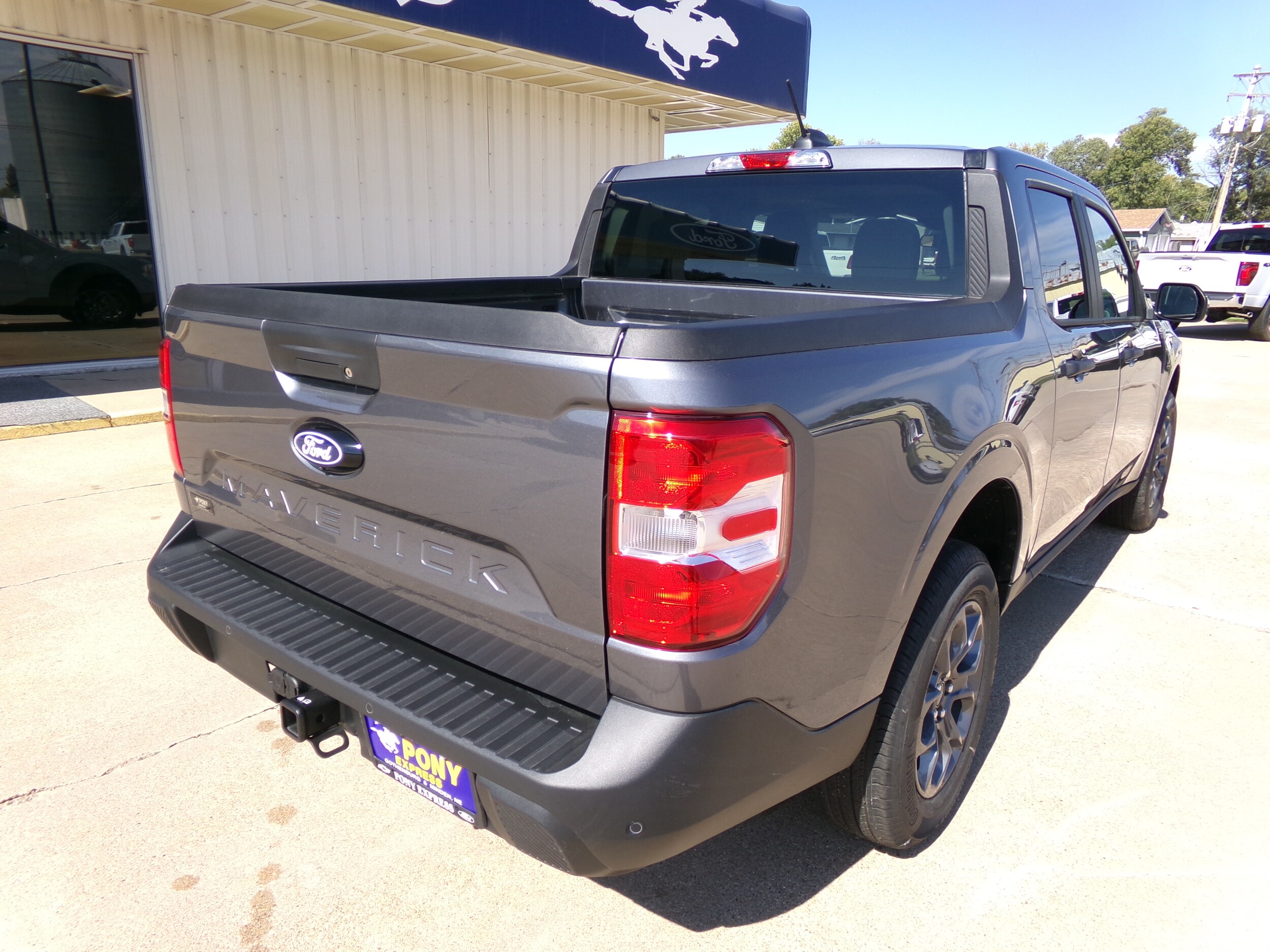 2025 Ford Maverick XLT photo 3