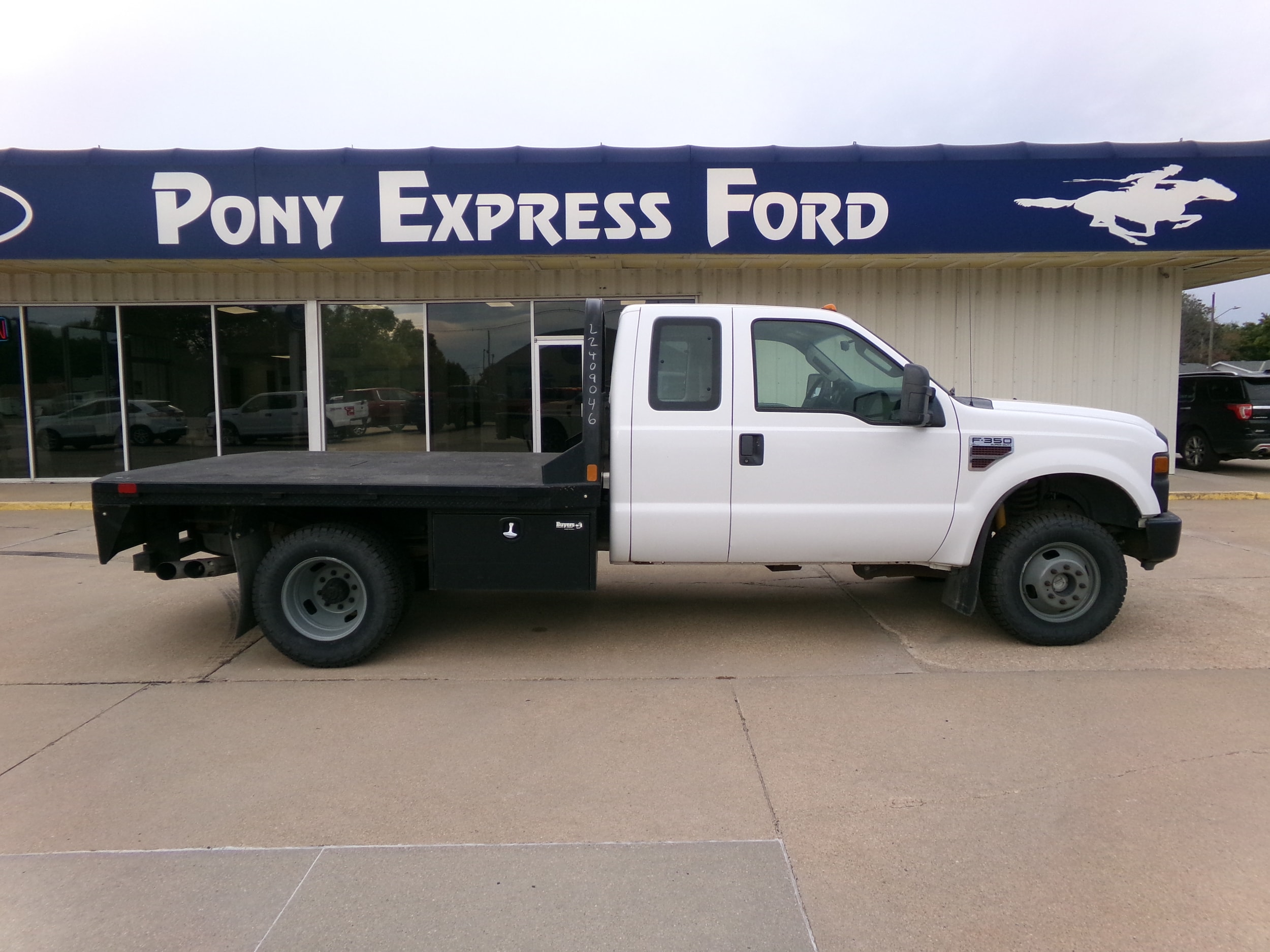 Used 2008 Ford F-350 Super Duty Chassis Cab XL with VIN 1FDWX37R78EB51567 for sale in Minden, NE