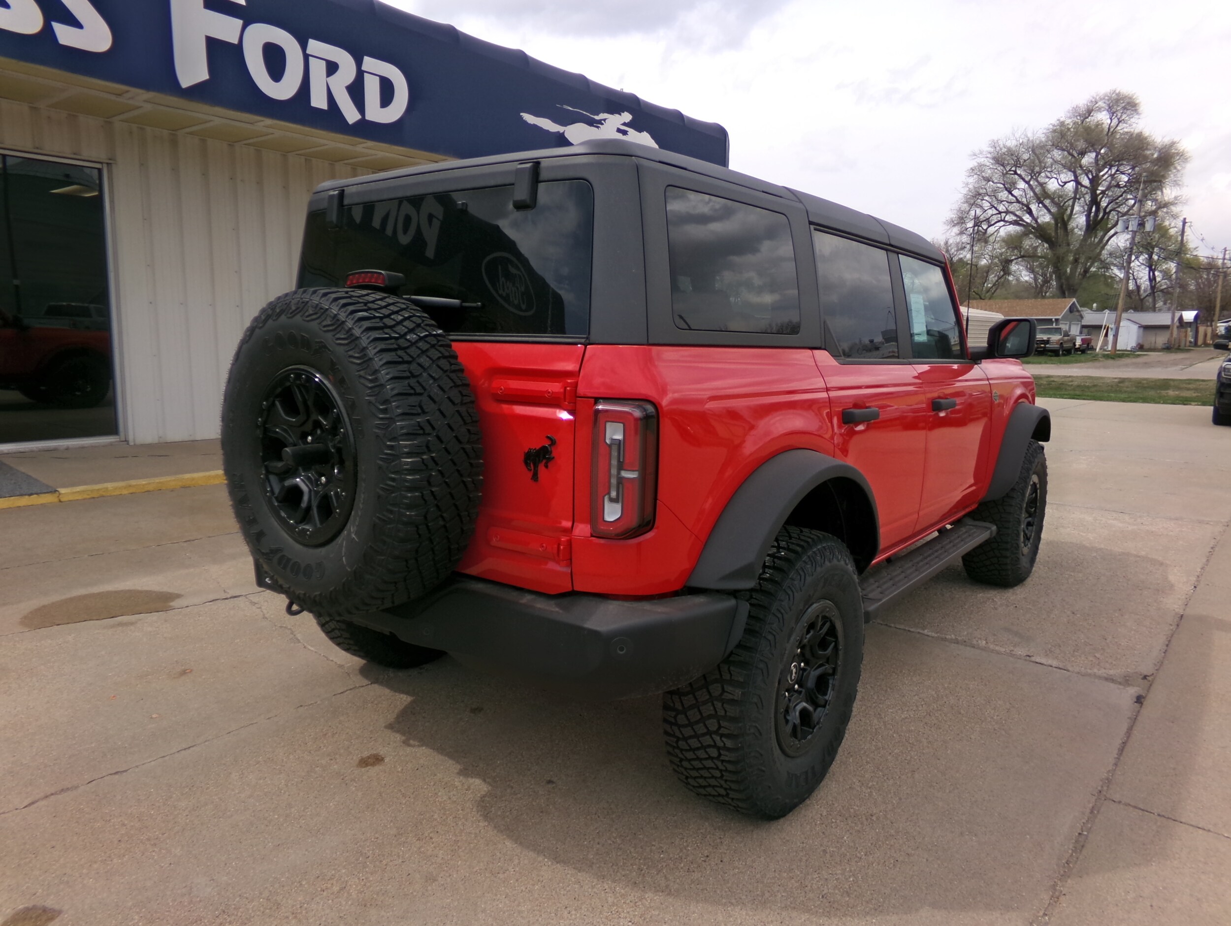 2024 Ford Bronco Wildtrak photo 3