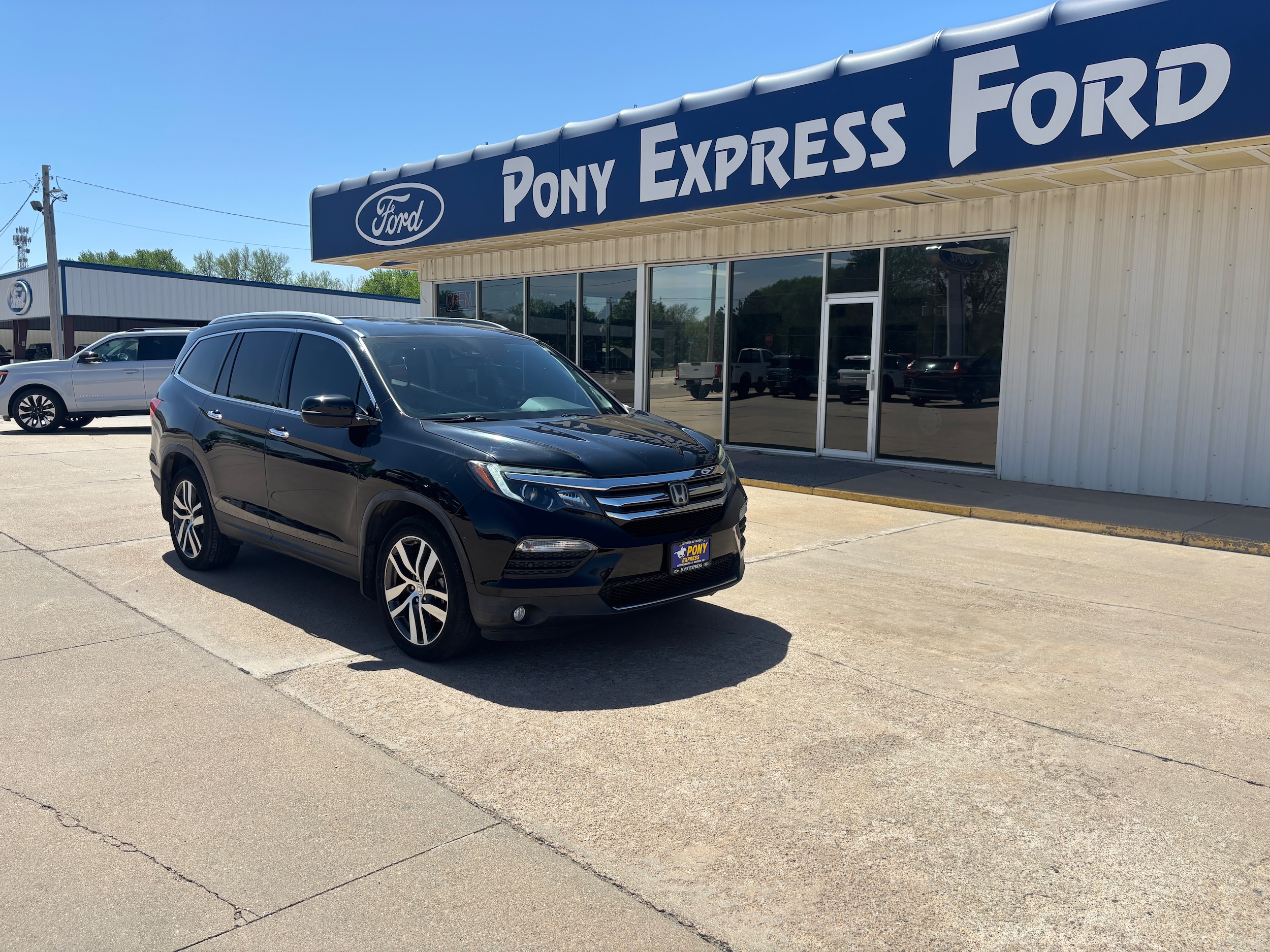 2016 Honda Pilot 4WD Elite's photo