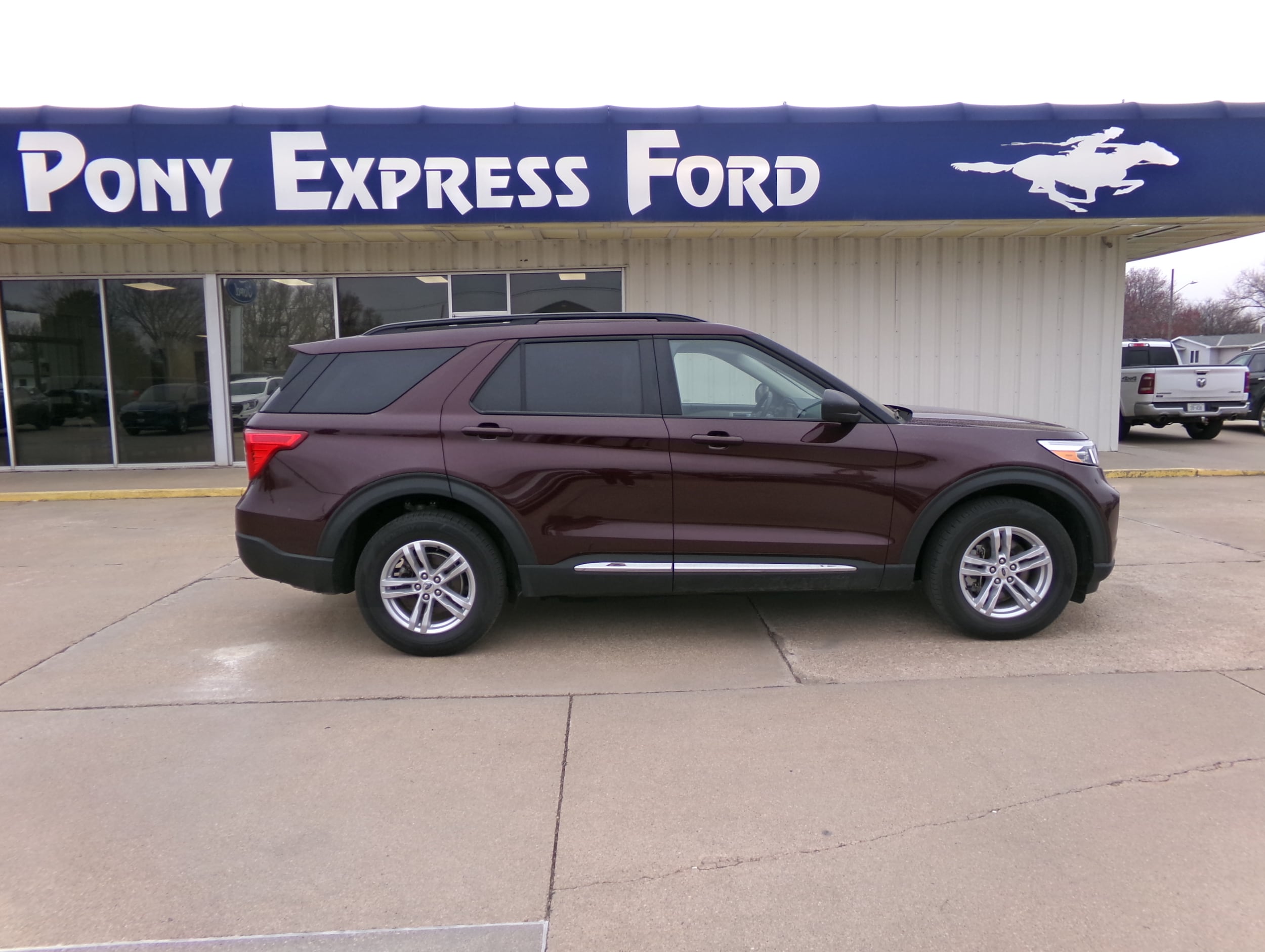 Used 2022 Ford Explorer XLT with VIN 1FMSK8DH4NGB13980 for sale in Minden, NE