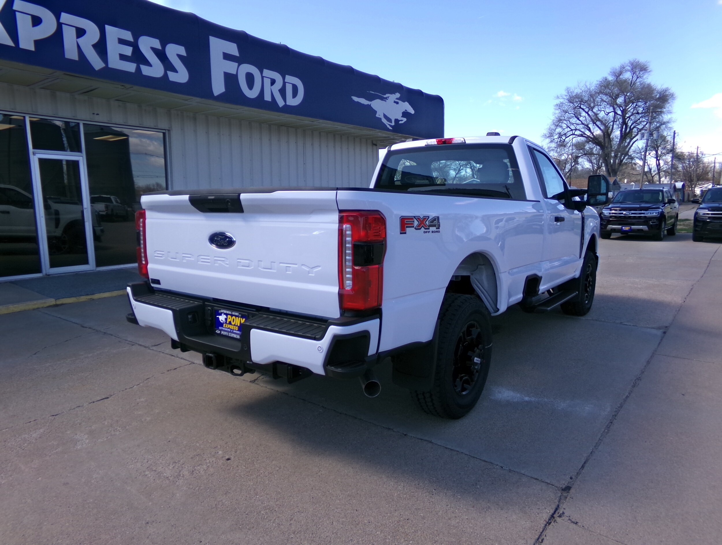 2025 Ford F-350 XL photo 3
