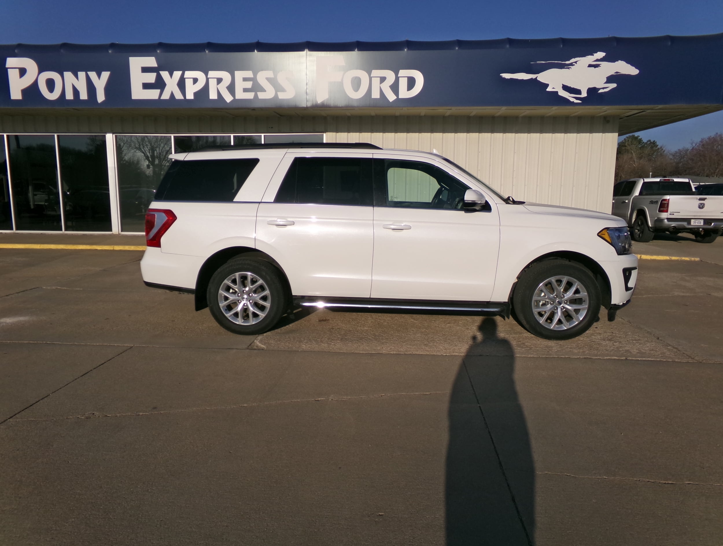 Used 2021 Ford Expedition XLT with VIN 1FMJU1JT2MEA29351 for sale in Minden, NE