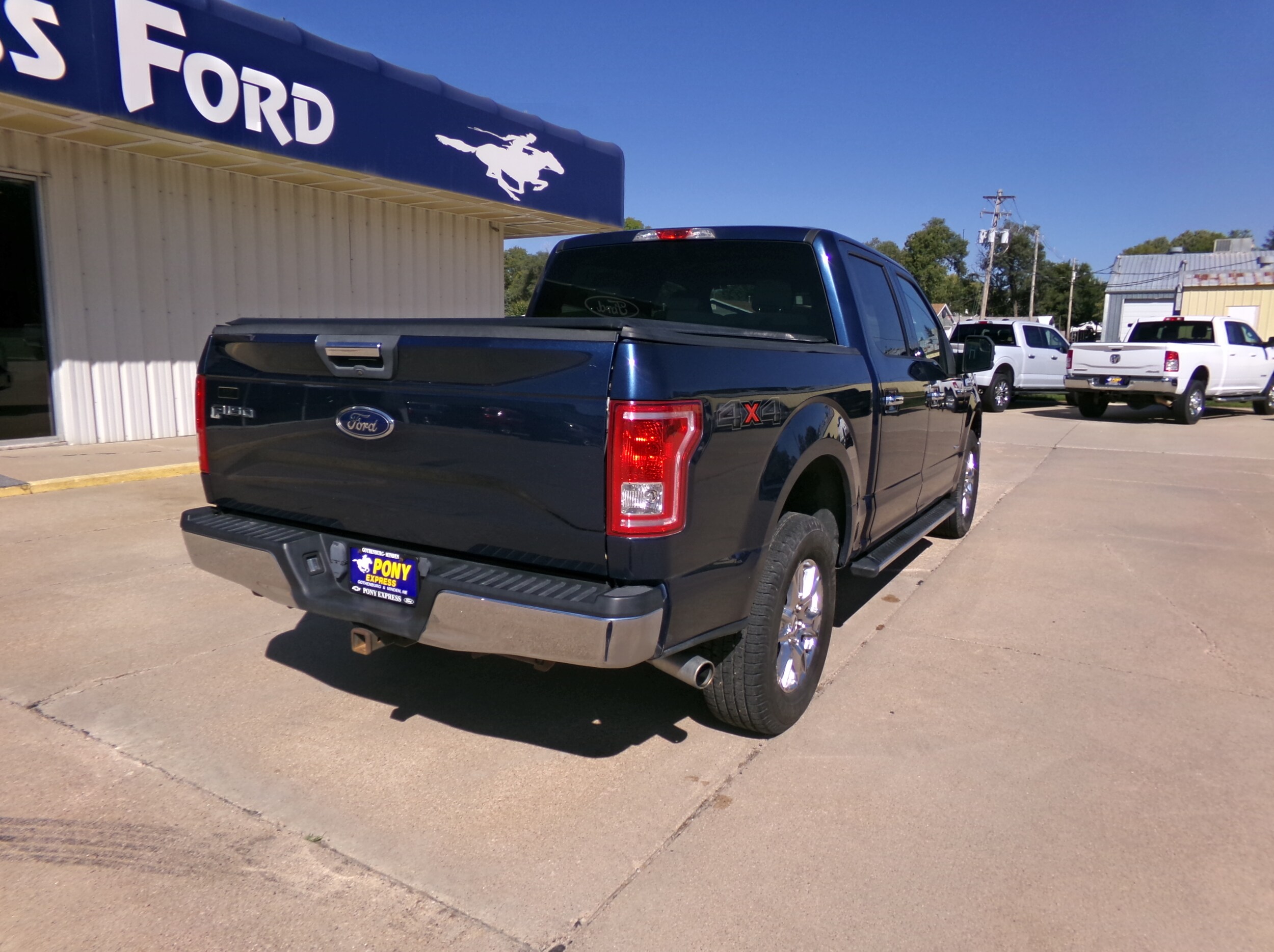 2015 Ford F-150 XLT photo 2