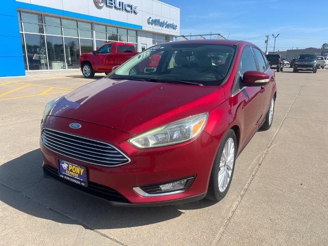 2017 Ford Focus Titanium photo 2