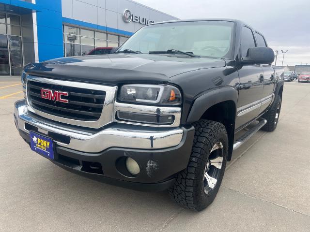 Used 2005 GMC Sierra 1500 SLE with VIN 2GTEK13T751122362 for sale in Minden, NE