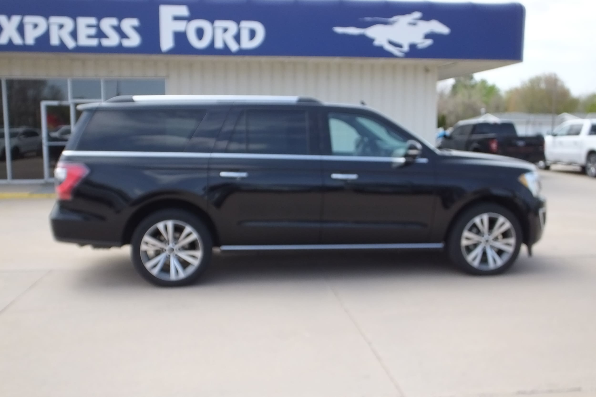 Used 2020 Ford Expedition Limited with VIN 1FMJK2AT3LEA38425 for sale in Minden, NE