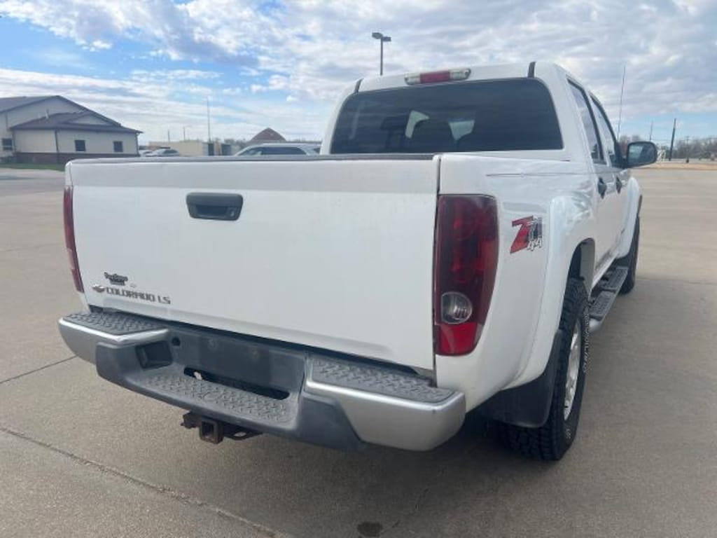 Used 2005 Chevrolet Colorado LS Crew Cab Short Bed Truck
