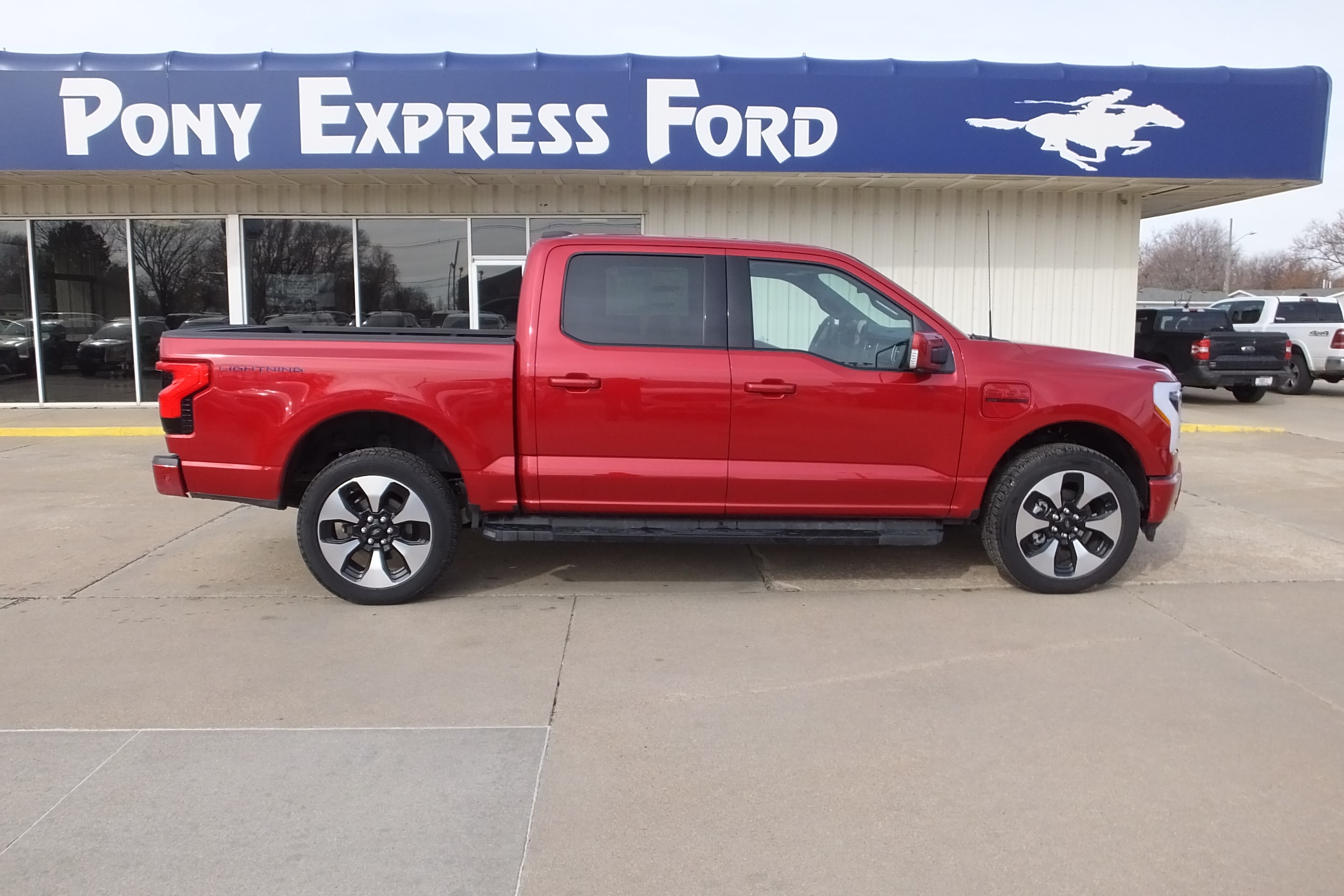 Used 2022 Ford F-150 Lightning Platinum with VIN 1FT6W1EV1NWG00503 for sale in Minden, NE