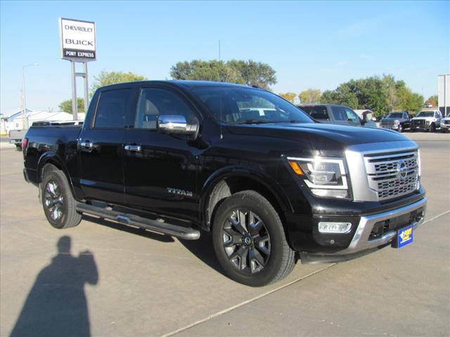 2021 Nissan Titan Platinum Reserve Crew Cab photo 3