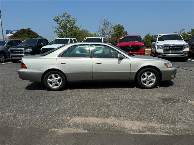 Used 1998 Lexus ES 300 with VIN JT8BF28GXW5017869 for sale in Greenville, SC