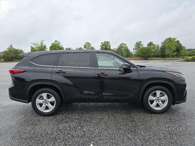 Used 2023 Toyota Highlander L with VIN 5TDKDRAH9PS010197 for sale in Greenville, SC