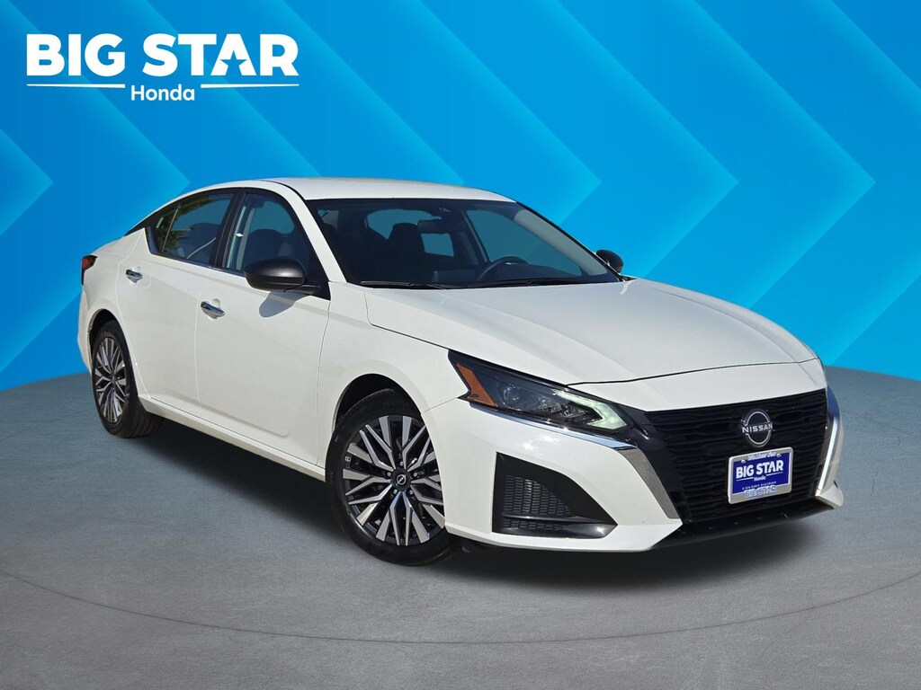 Used 2025 Nissan Altima SV Sedan
