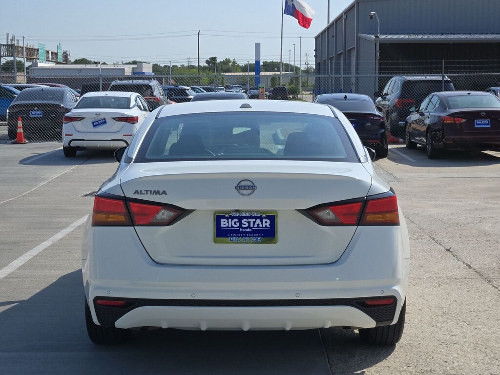 Used 2025 Nissan Altima SV Sedan