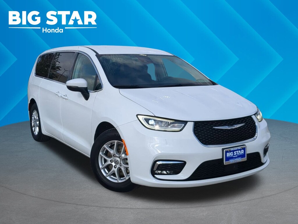 Used 2023 Chrysler Pacifica Touring L Van Passenger Van