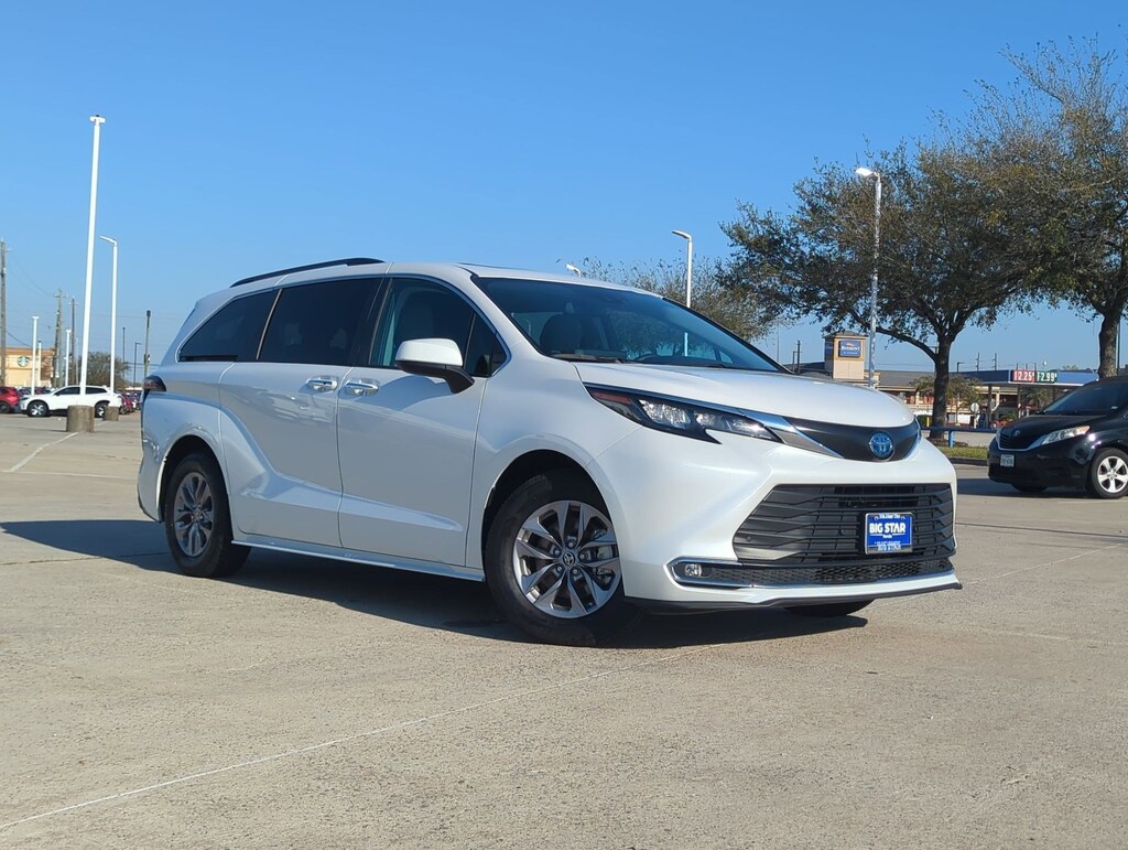 Certified 2024 Toyota Sienna XLE 7 Passenger Van Passenger Van