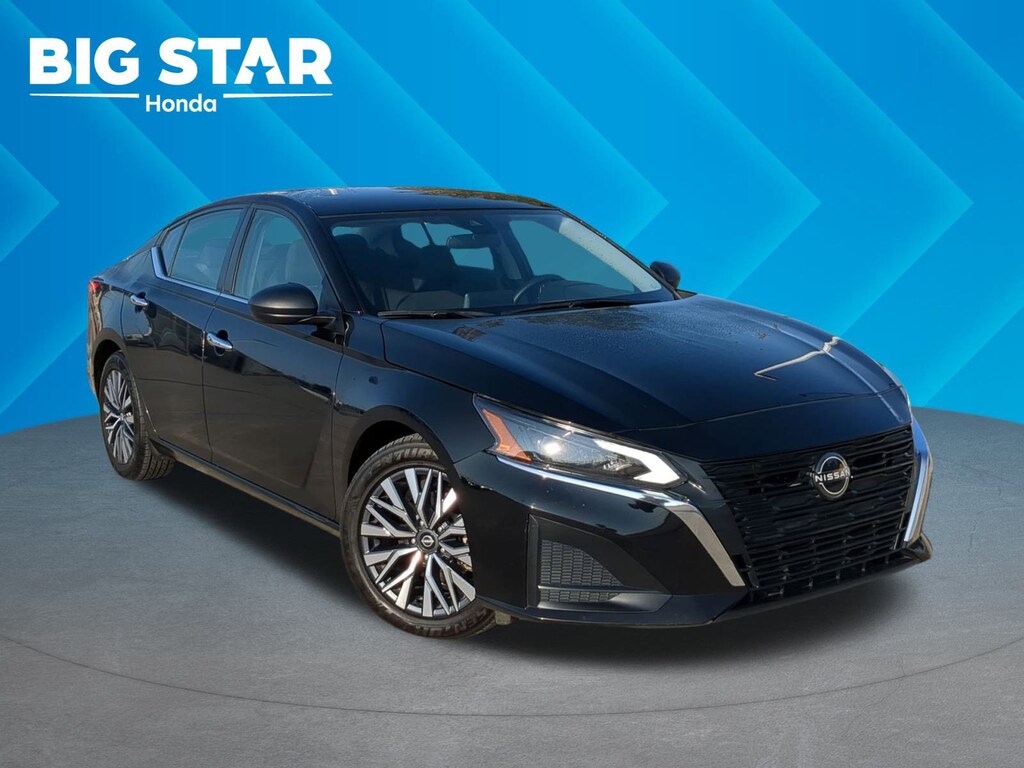 Used 2024 Nissan Altima 2.5 SV Sedan