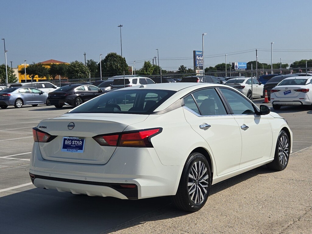 Used 2025 Nissan Altima SV Sedan