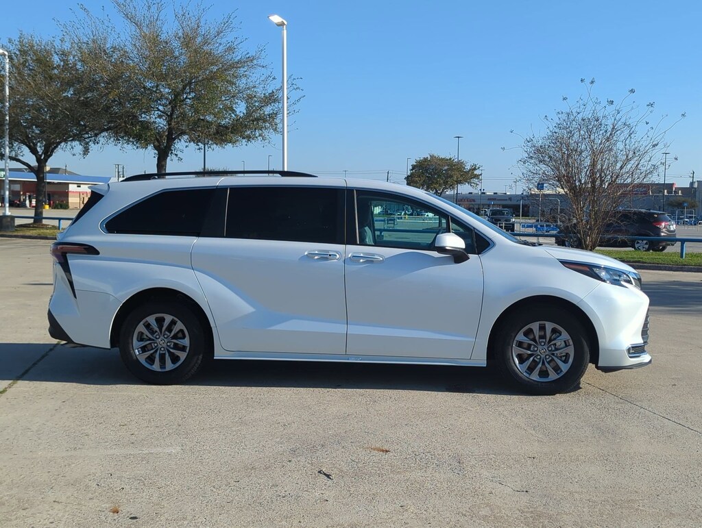 Certified 2024 Toyota Sienna XLE 7 Passenger Van Passenger Van
