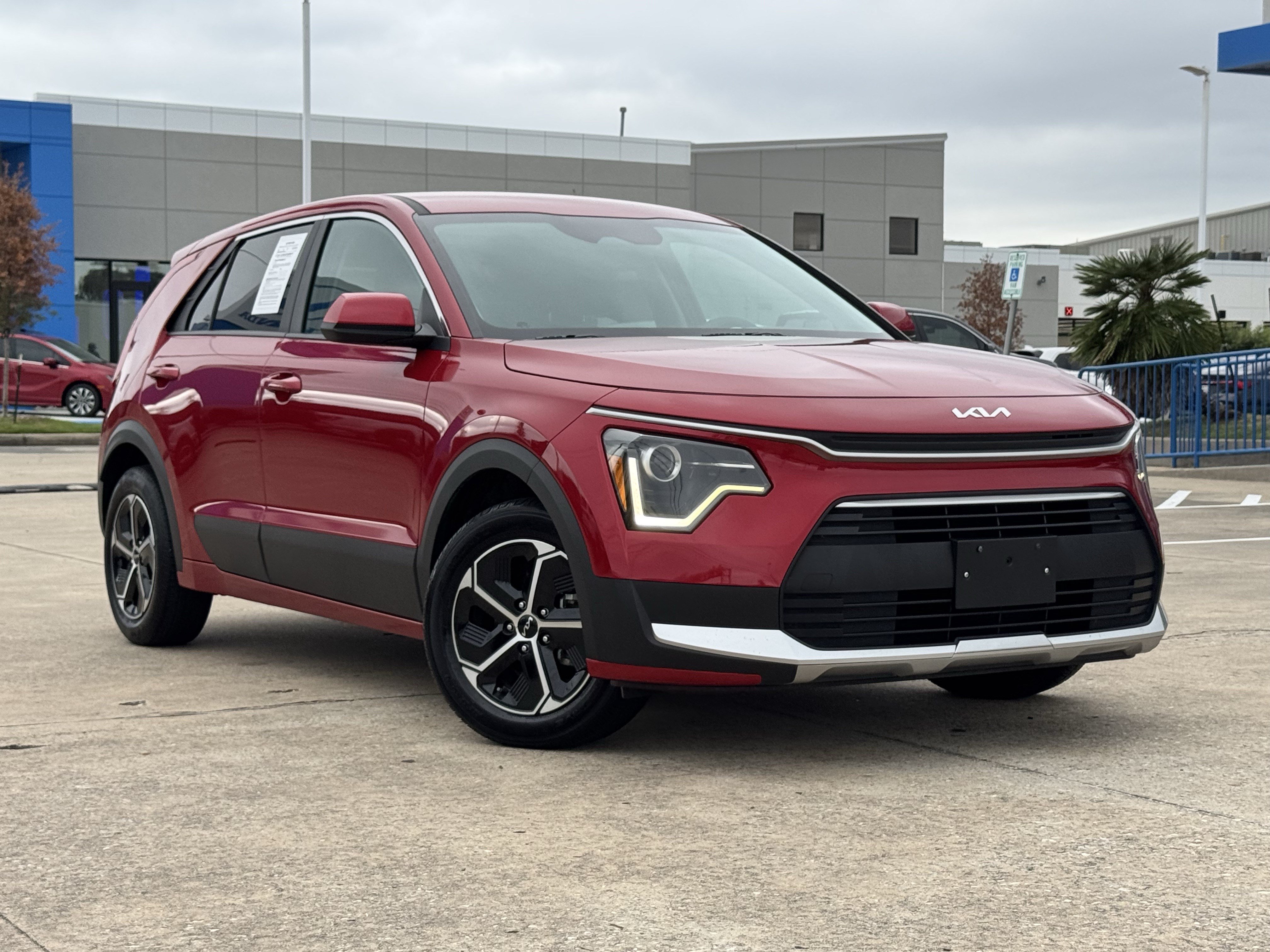Certified 2025 Kia Niro LX SUV