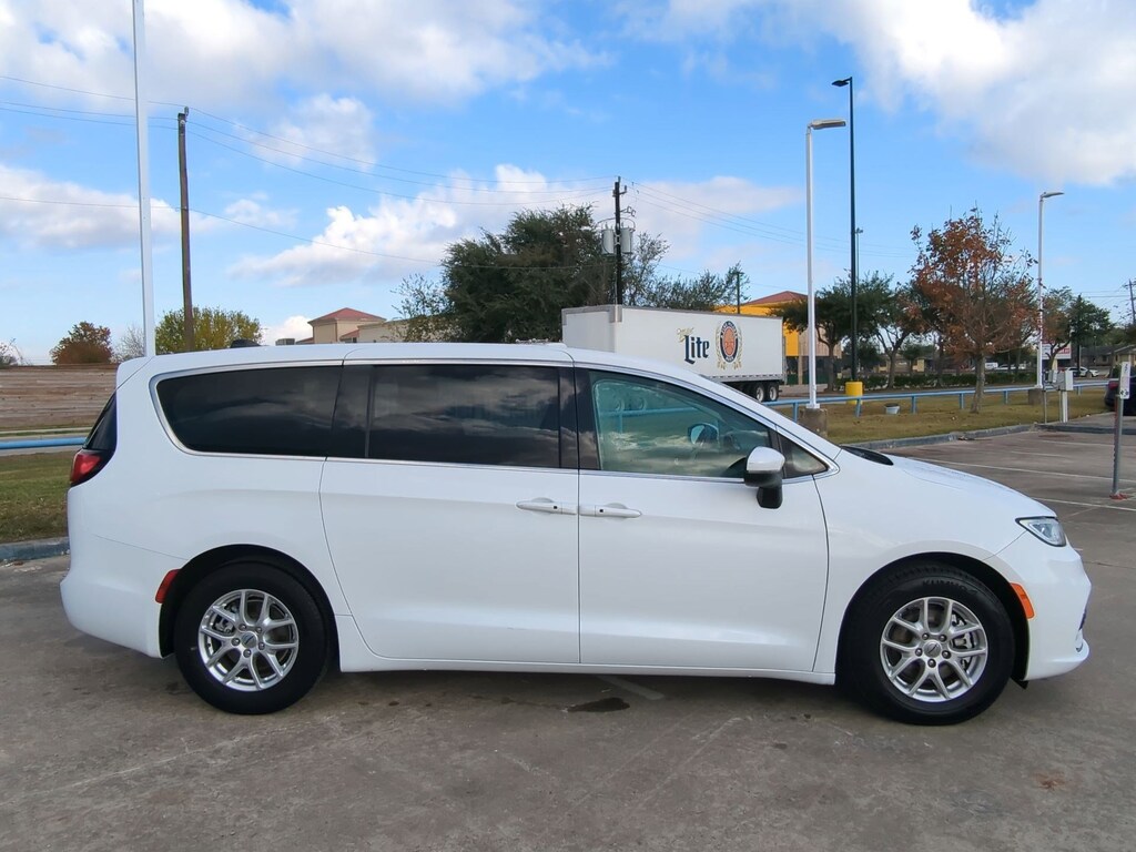 Used 2023 Chrysler Pacifica Touring L Van Passenger Van