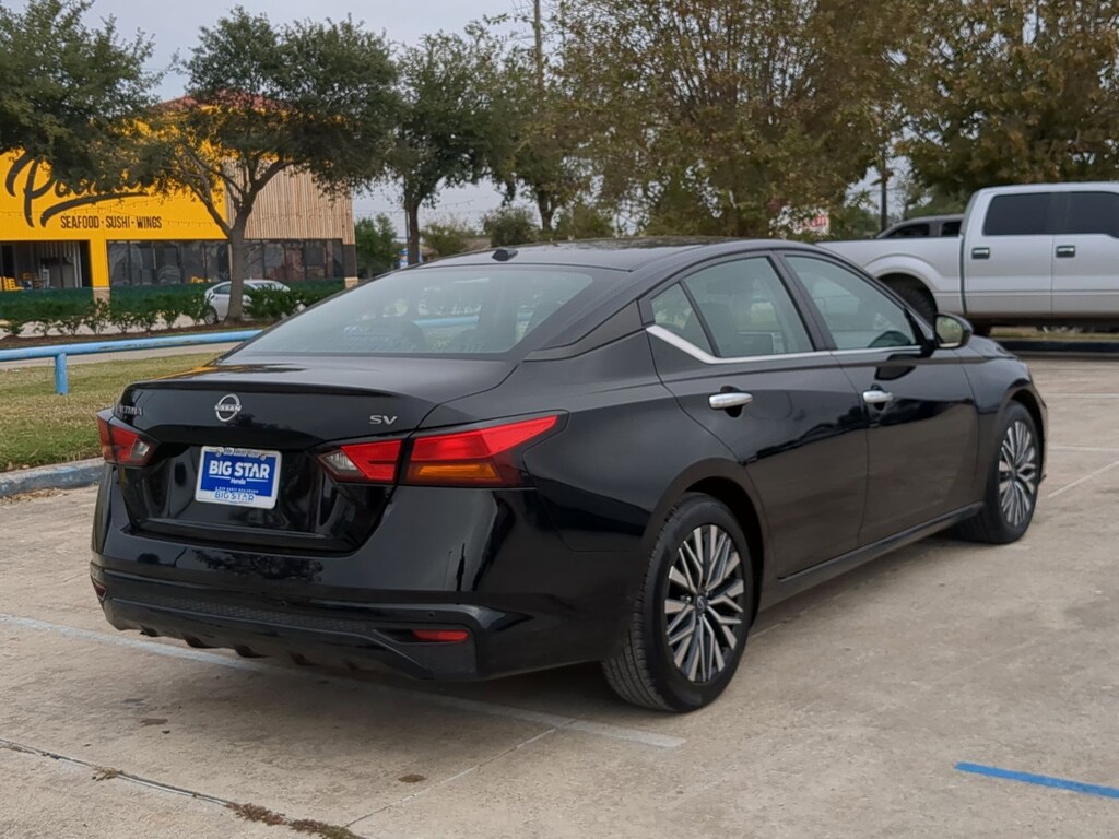 Used 2024 Nissan Altima 2.5 SV Sedan