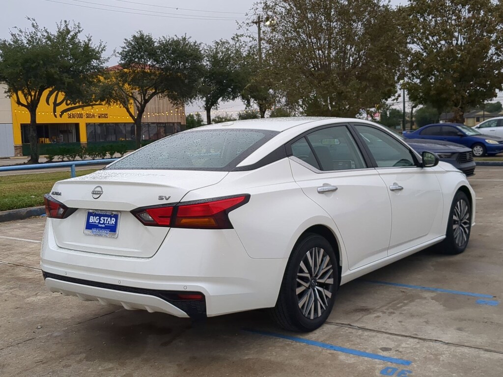 Used 2024 Nissan Altima 2.5 SV Sedan