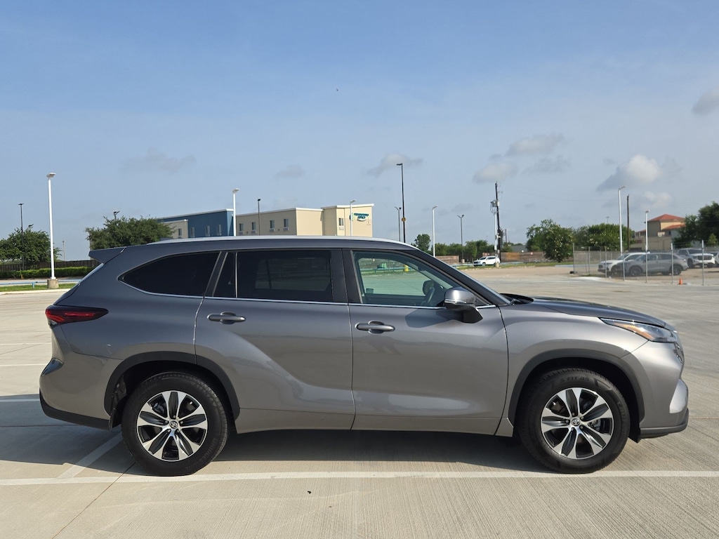 Certified 2025 Toyota Highlander XLE SUV