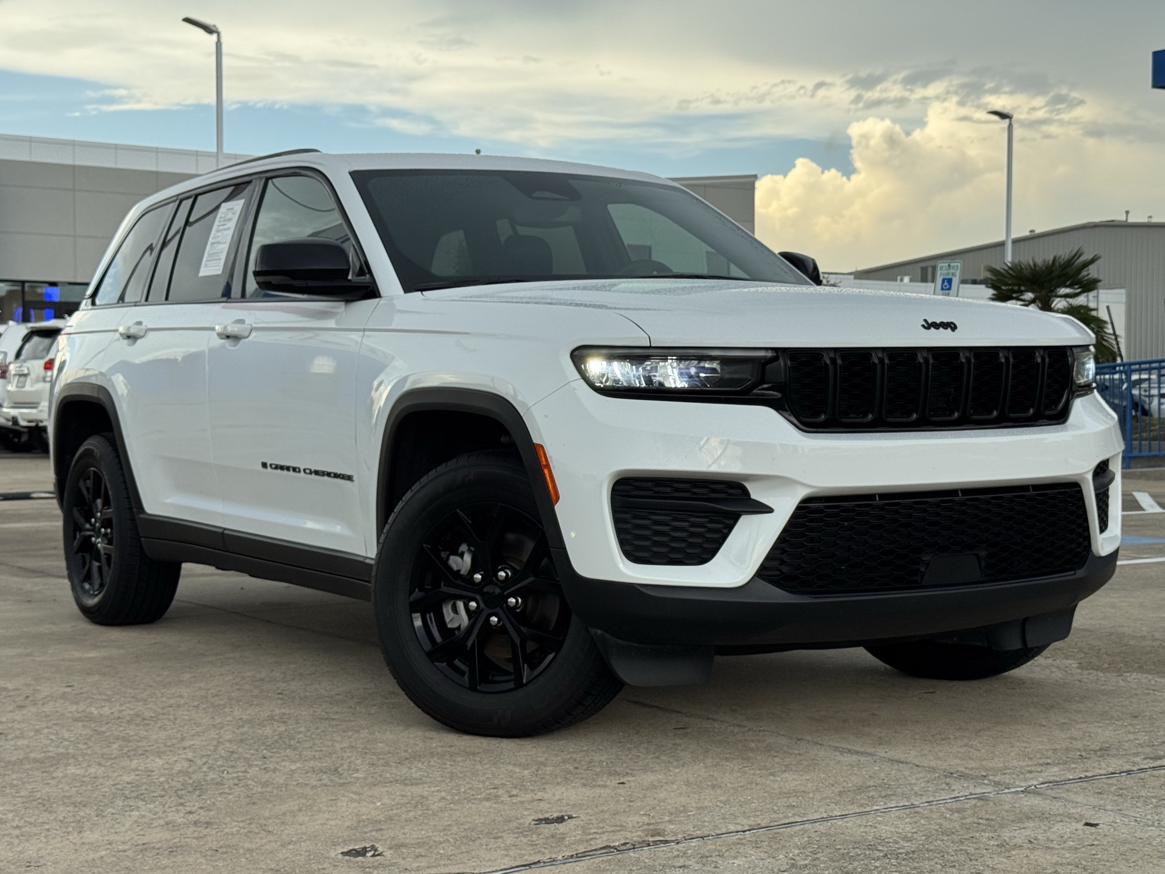 Certified 2024 Jeep Grand Cherokee Altitude SUV
