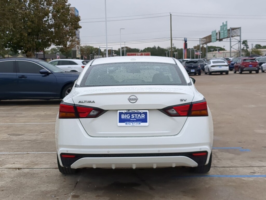 Used 2024 Nissan Altima 2.5 SV Sedan