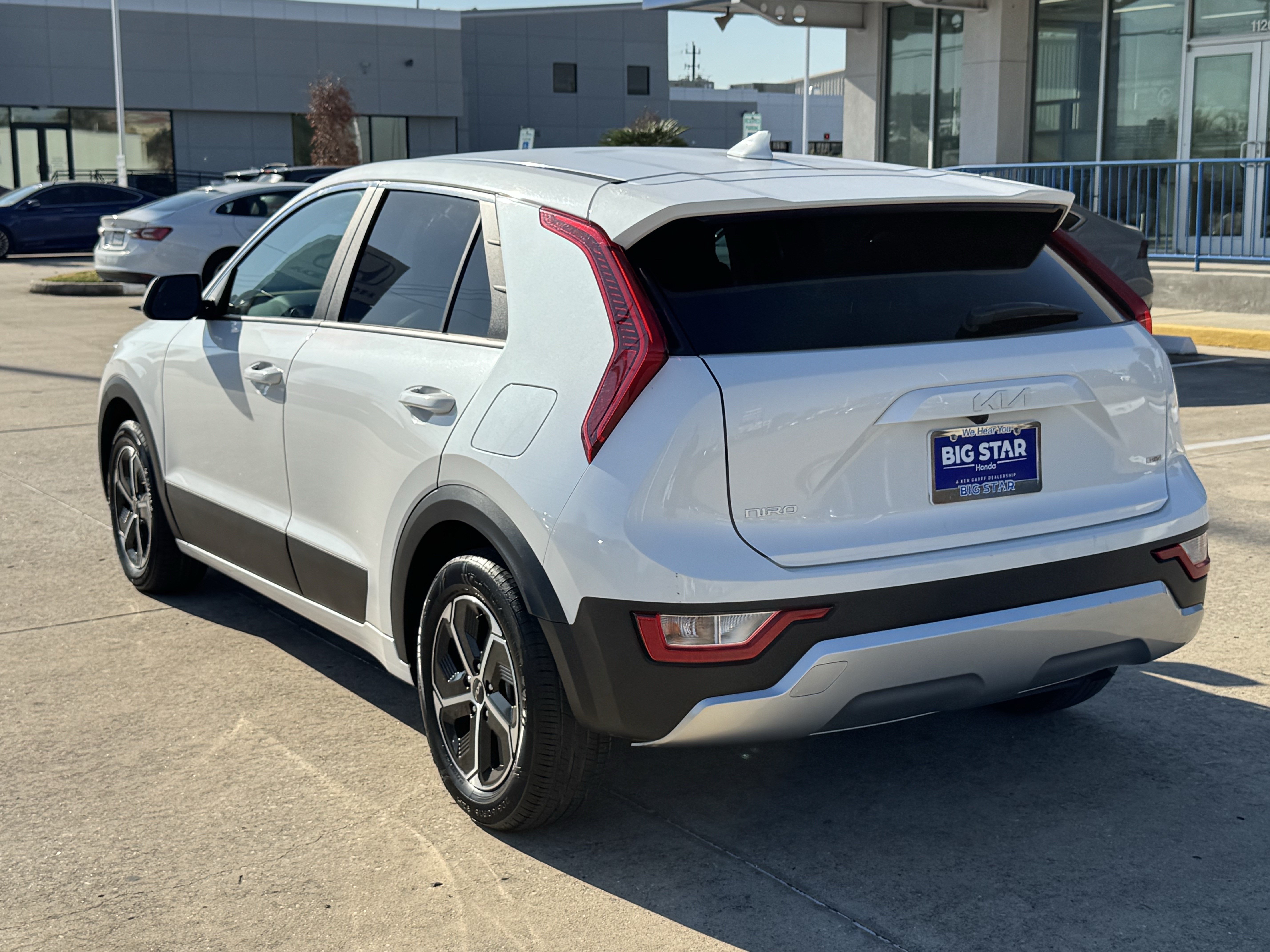 Certified 2025 Kia Niro LX SUV