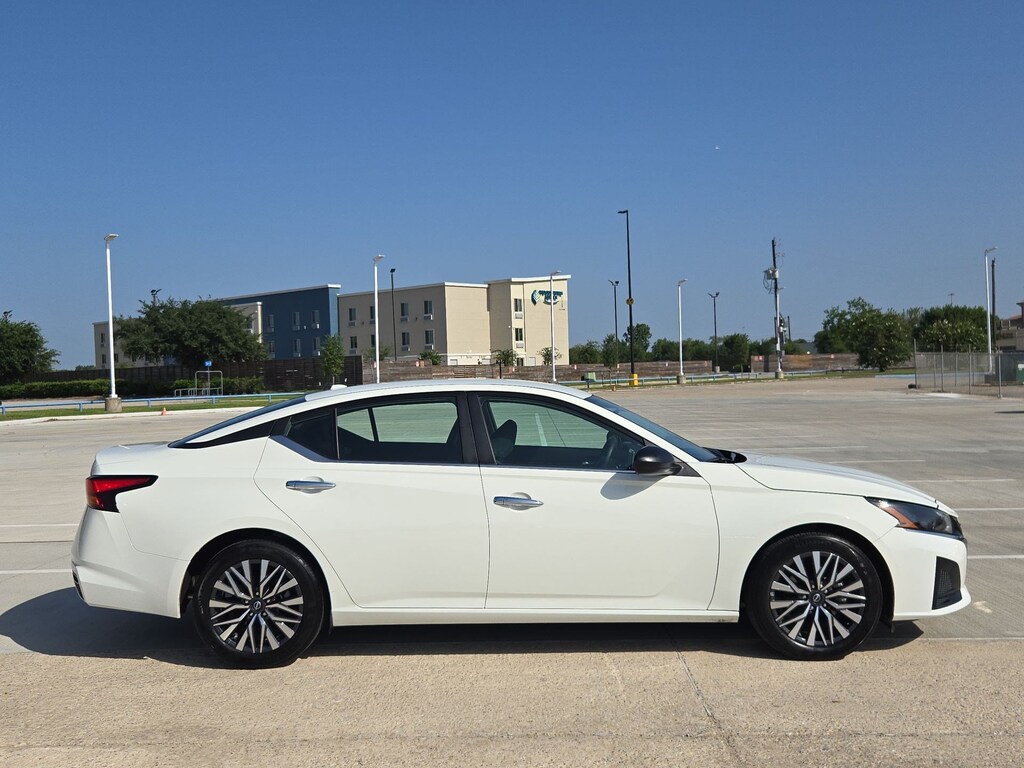 Used 2025 Nissan Altima SV Sedan