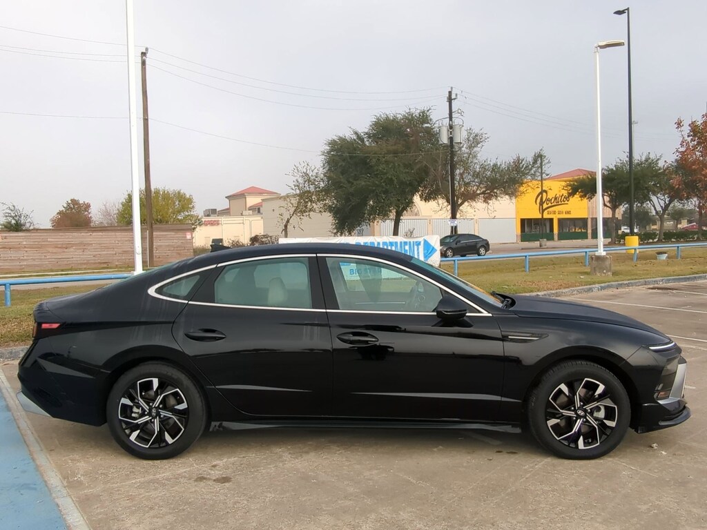 Used 2024 Hyundai Sonata SEL Sedan