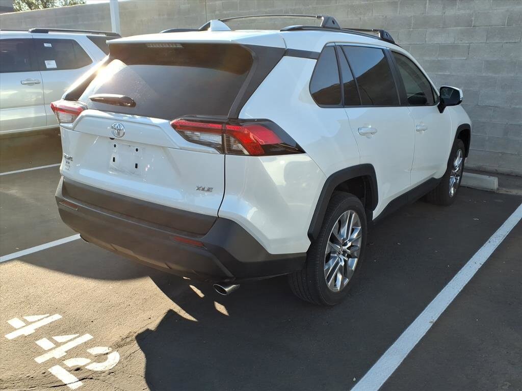 2023 Toyota RAV4 XLE Premium photo 4