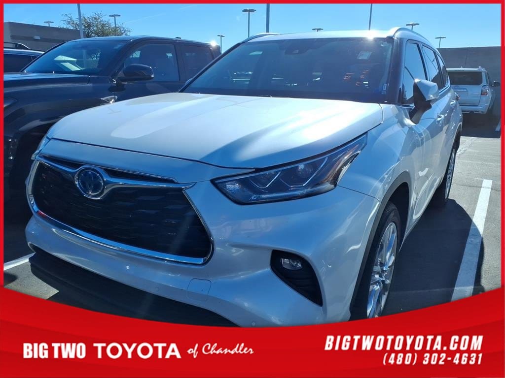 2023 Toyota Highlander Limited's photo