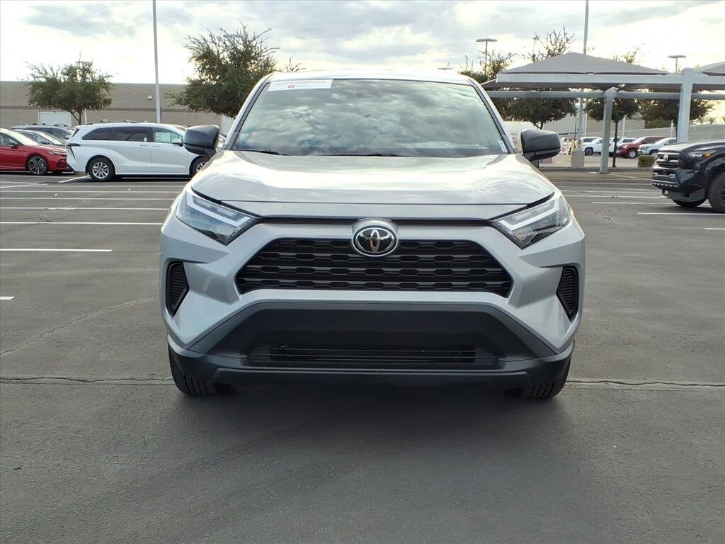2023 Toyota RAV4 LE photo 2