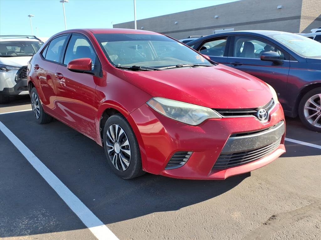 2016 Toyota Corolla LE photo 2