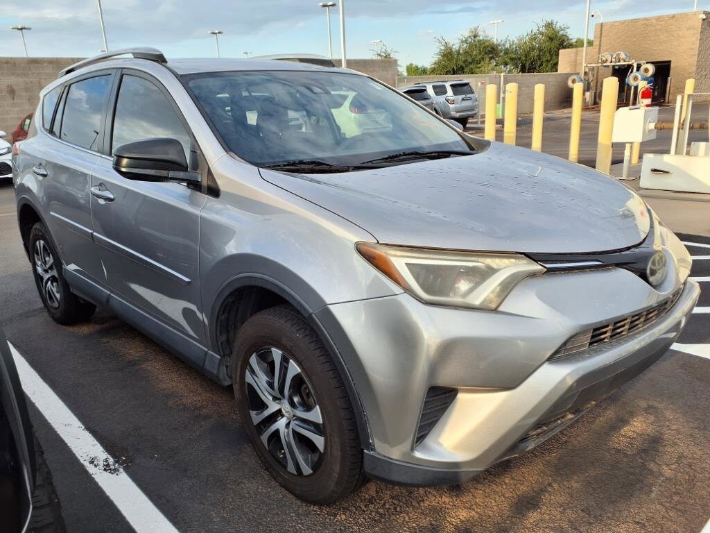 2018 Toyota RAV4 LE photo 2