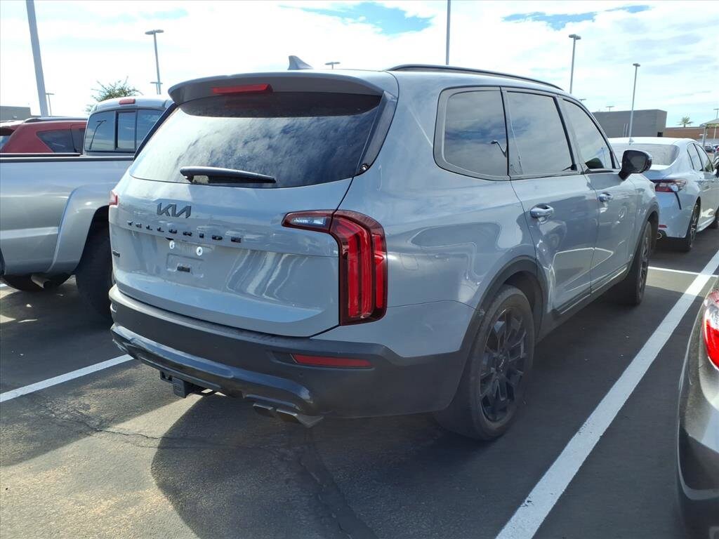 2022 Kia Telluride SX photo 2