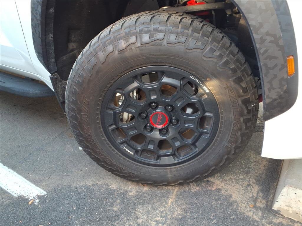 2023 Toyota Sequoia SR5 photo 4