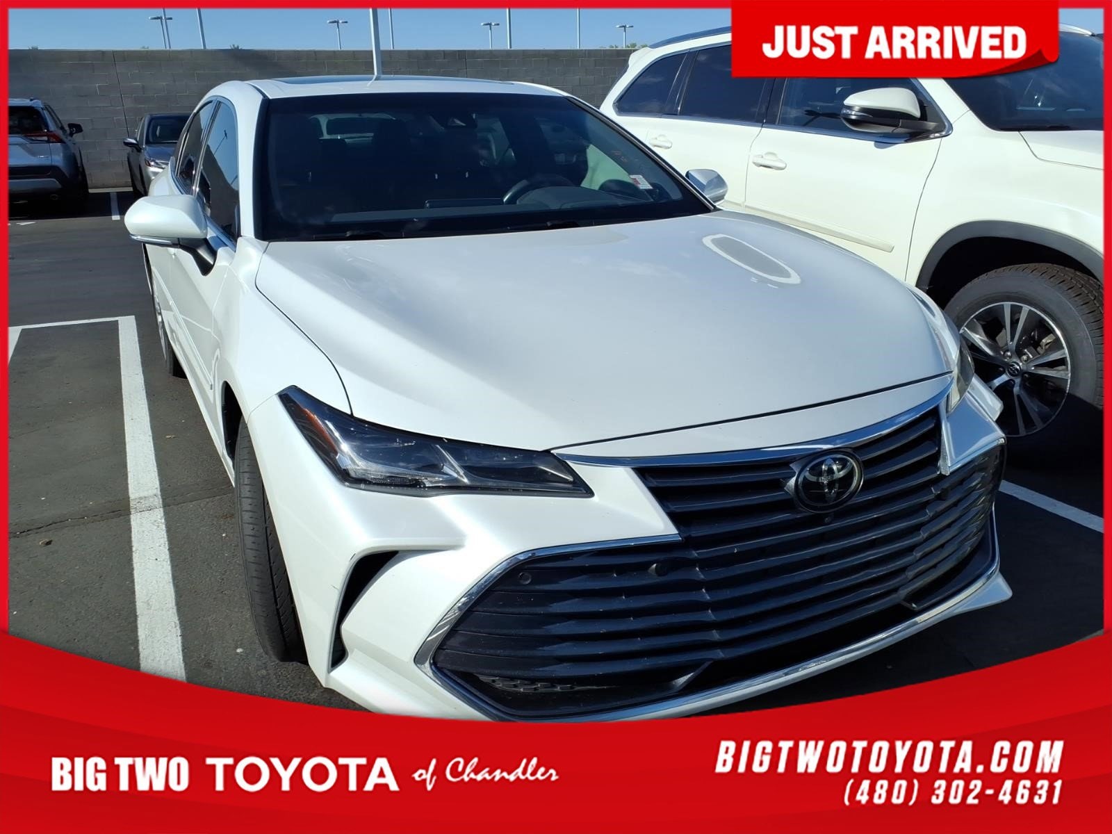 2020 Toyota Avalon Limited's photo
