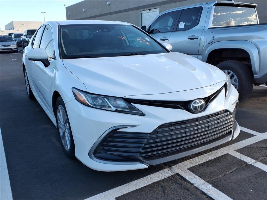 2021 Toyota Camry LE photo 2