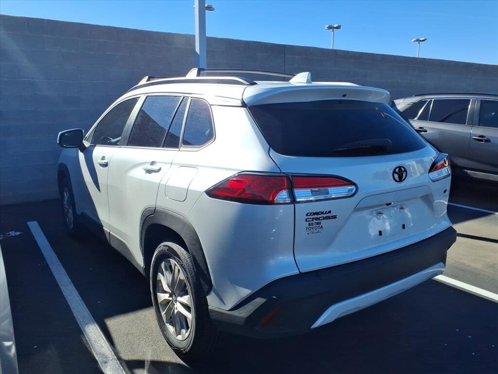 2023 Toyota Corolla Cross LE photo 4