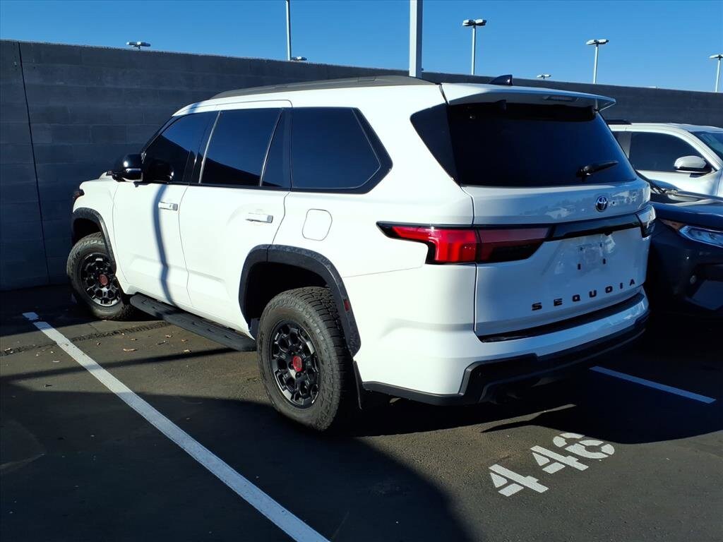 2023 Toyota Sequoia SR5 photo 3