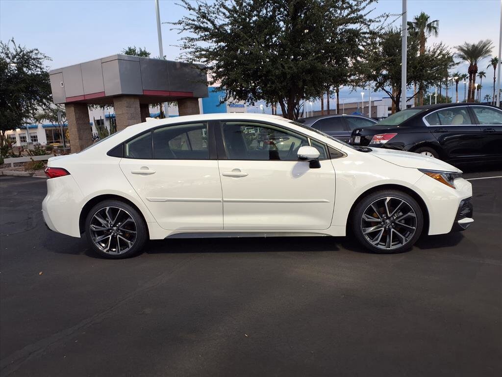 2021 Toyota Corolla SE photo 3