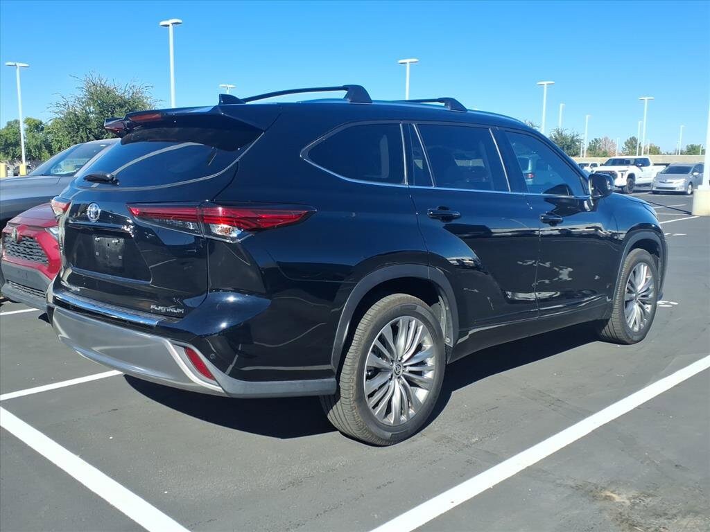 Used 2021 Toyota Highlander Platinum Sport Utility