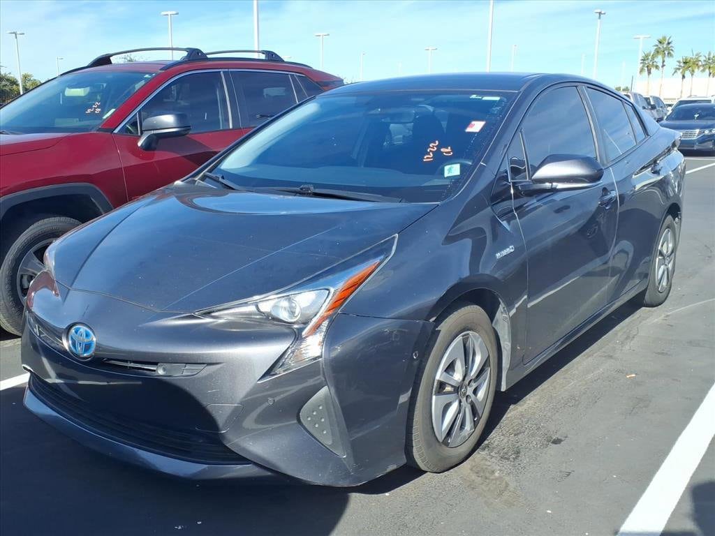 2017 Toyota Prius Three's photo