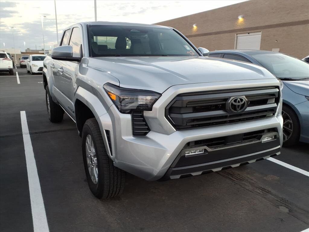 2025 Toyota Tacoma SR5 Double Cab 4x4 photo 2