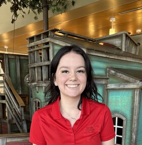 Staff member Roberta Purcell from ID_3dd323