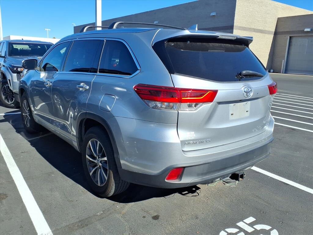 Used 2017 Toyota Highlander XLE V6 Sport Utility